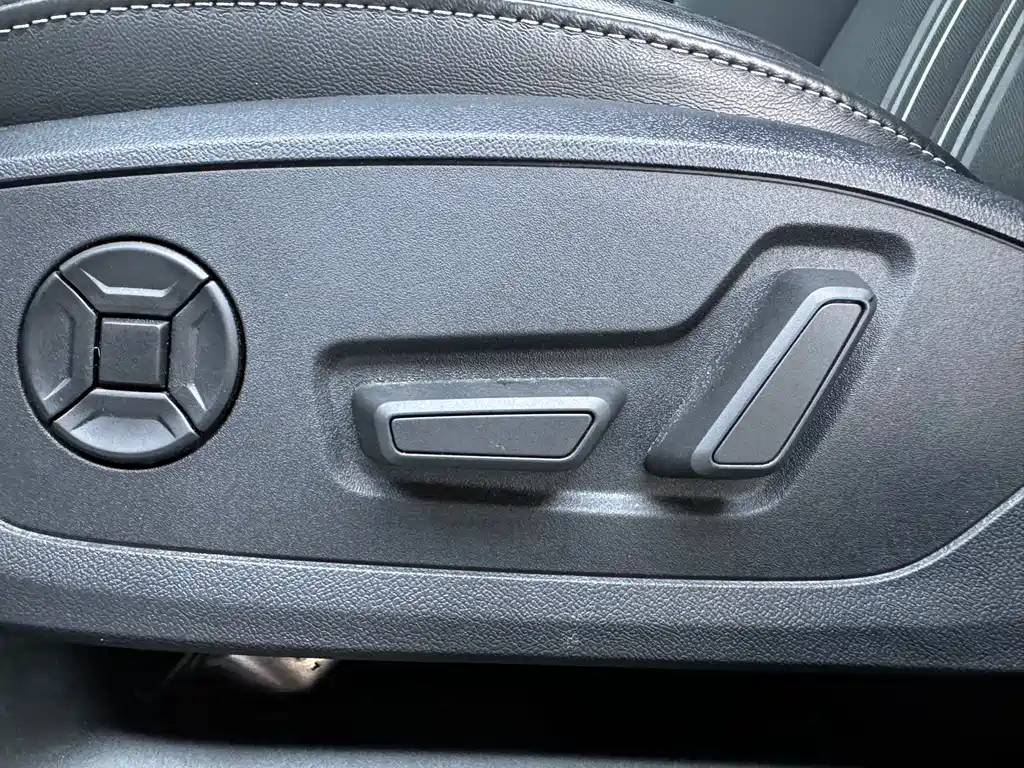 Audi A3 2023 — фото 16