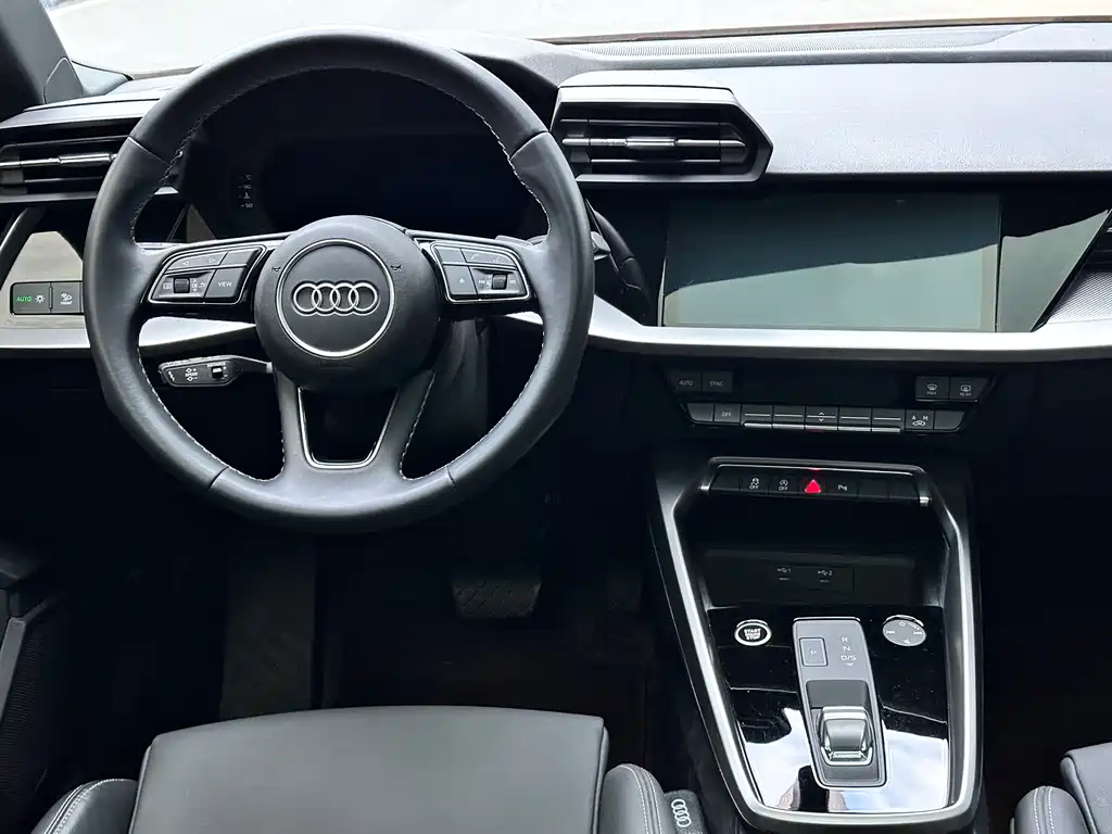 Audi A3 2023 — фото 13