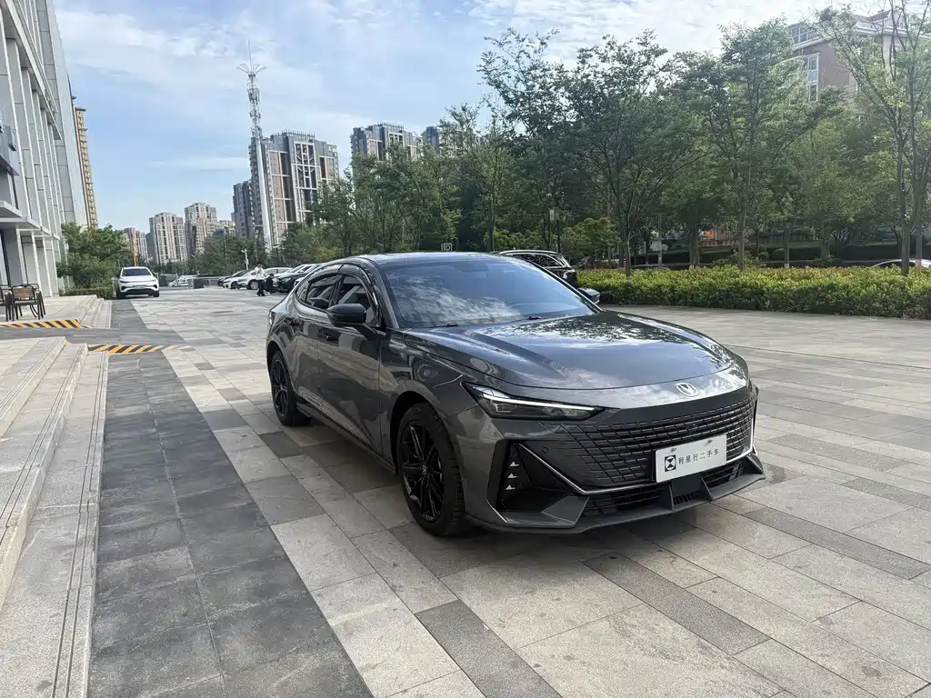 Changan UNI-V iDD 2023 — фото 3