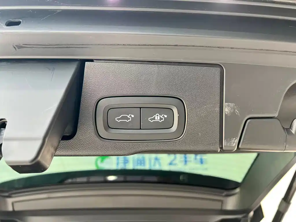 Volvo XC60 PHEV 2022 — фото 12