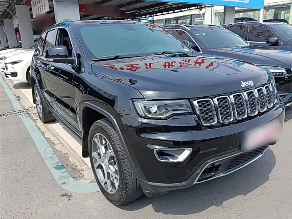 Jeep Grand Cherokee 2022 — фото 4