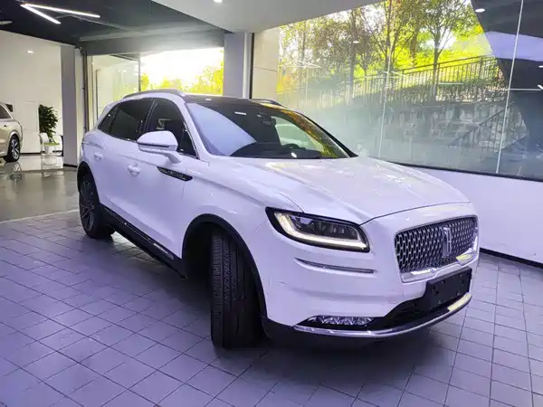 Lincoln Nautilus 2021