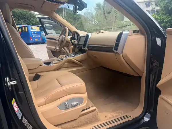 Porsche Cayenne 2012
