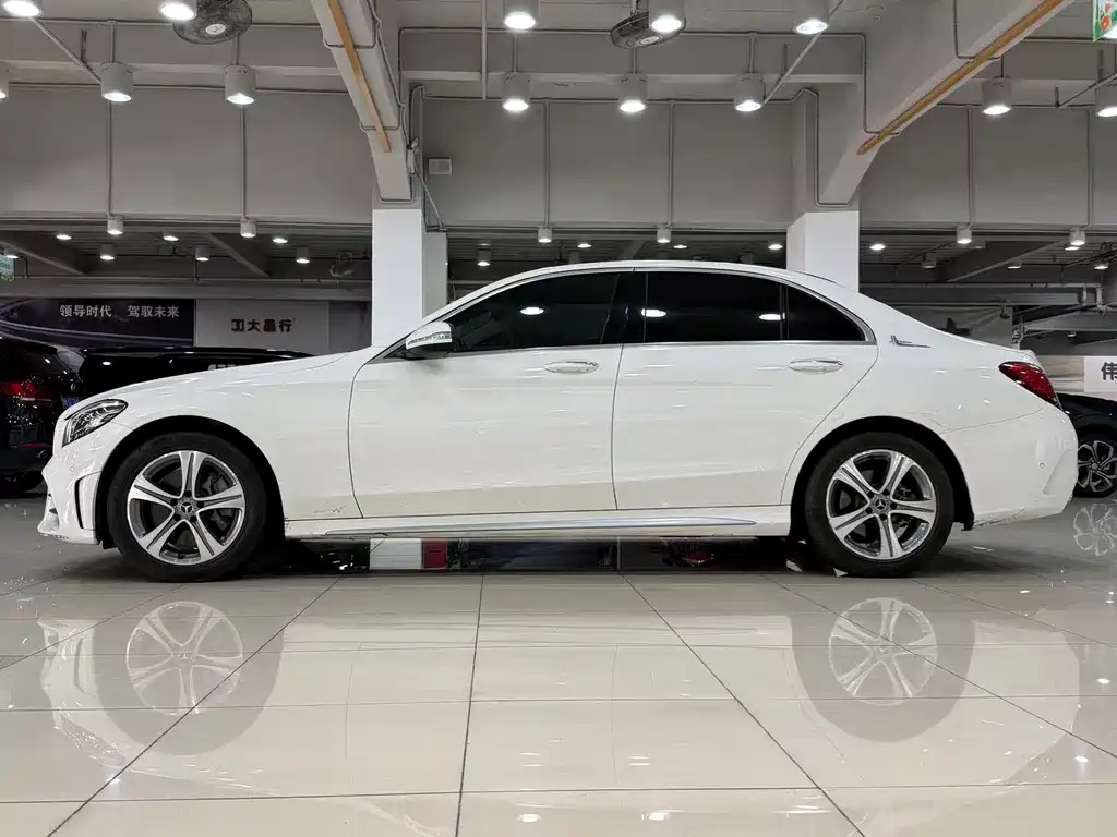 Mercedes-Benz C-Class 2019 — фото 4