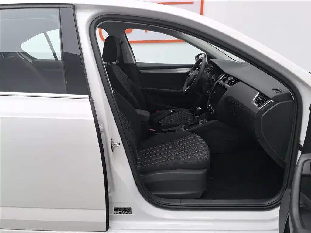 Skoda Octavia 2020 — фото 23