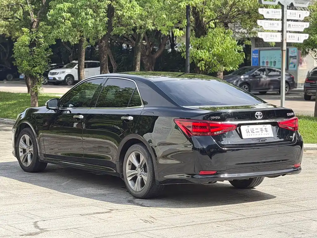 Toyota Crown 2015 — фото 14