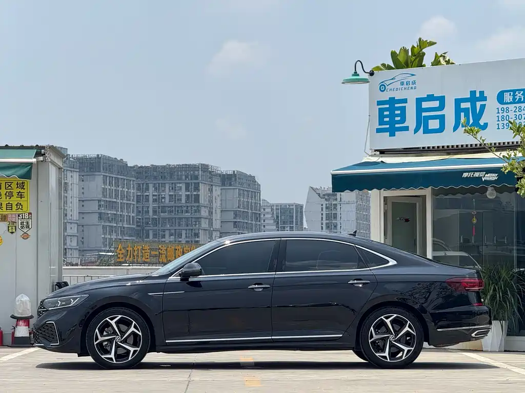 Volkswagen Passat 2024