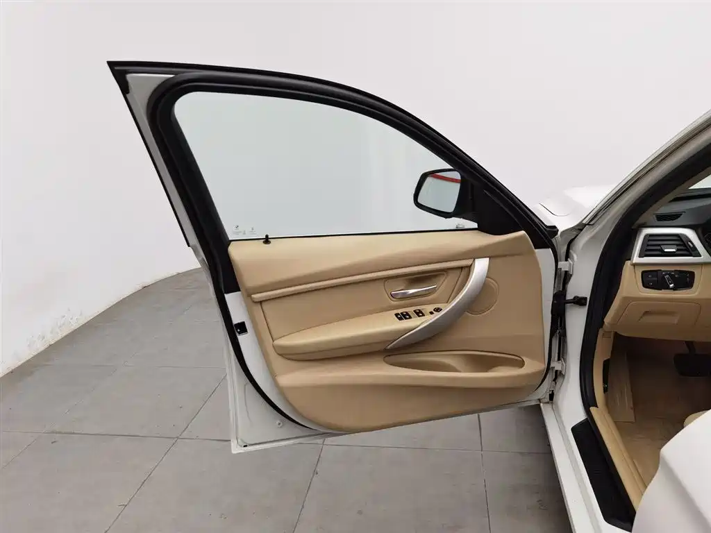 BMW 3 Series 2015 — фото 8