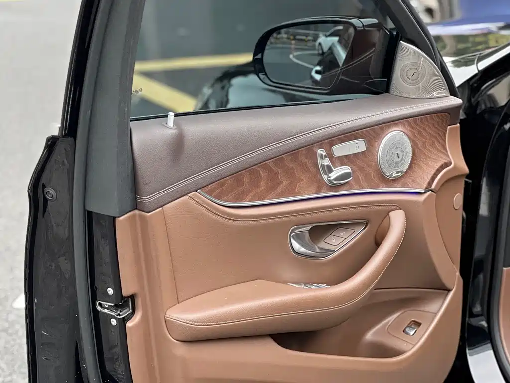 Mercedes-Benz E-Class 2022 — фото 13