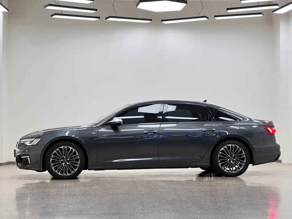 Audi A6L New Energy 2021 — фото 4