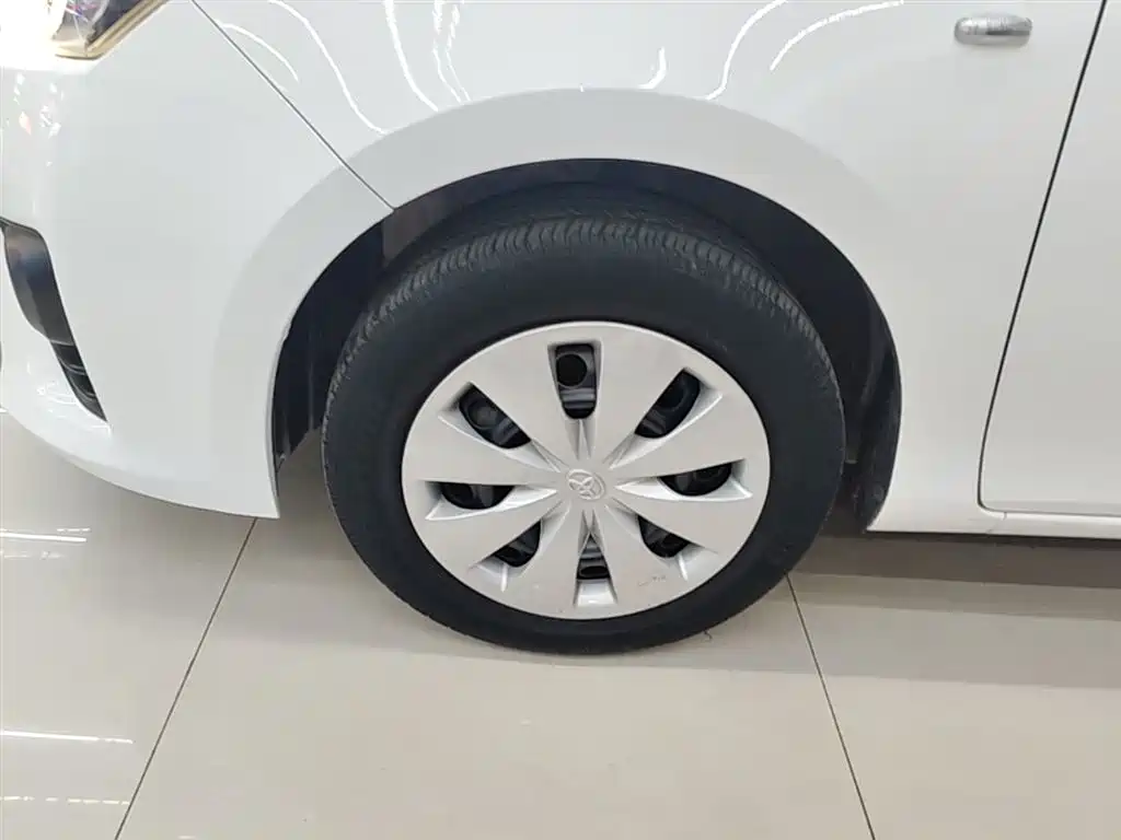 Toyota Yaris L 2016 — фото 23