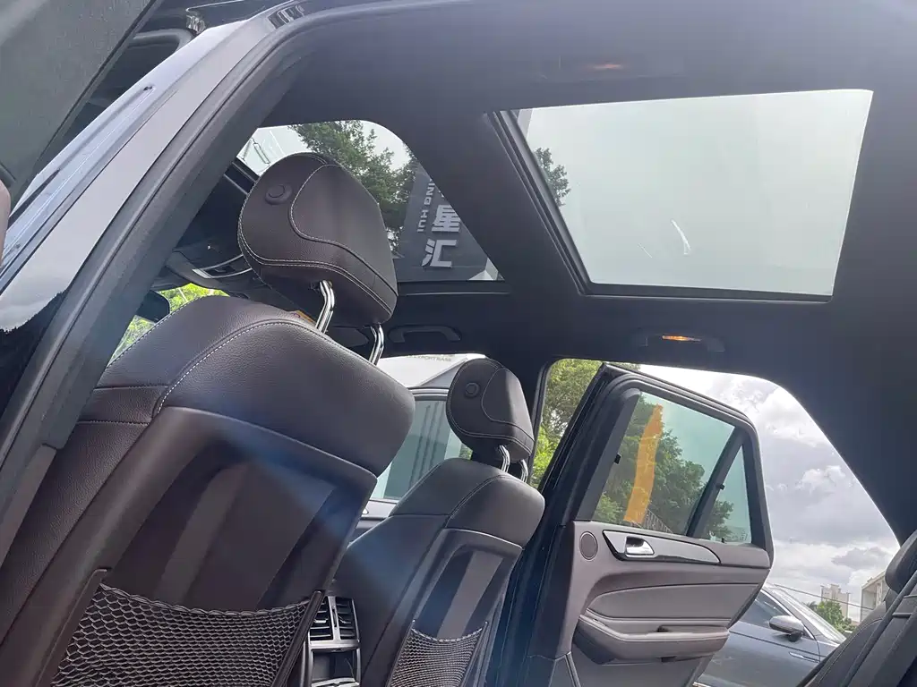 Mercedes-Benz GLE 2017 — фото 11