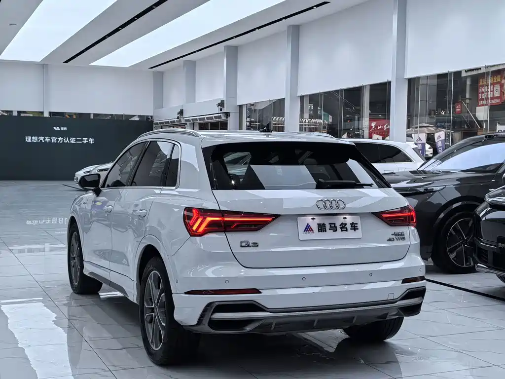 Audi Q3 2022 — фото 12