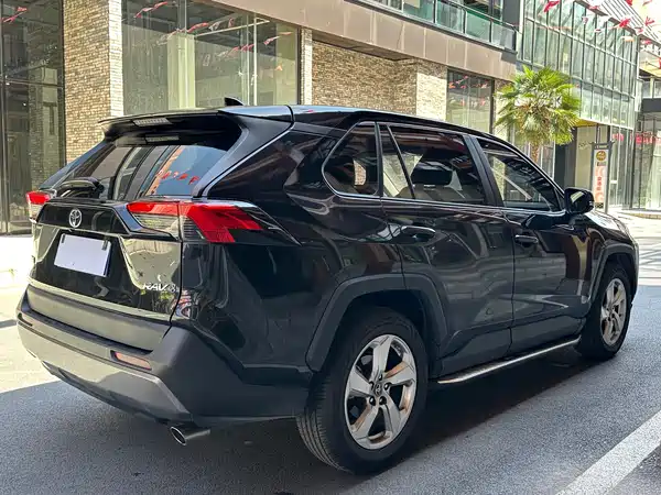 Toyota RAV4 2021