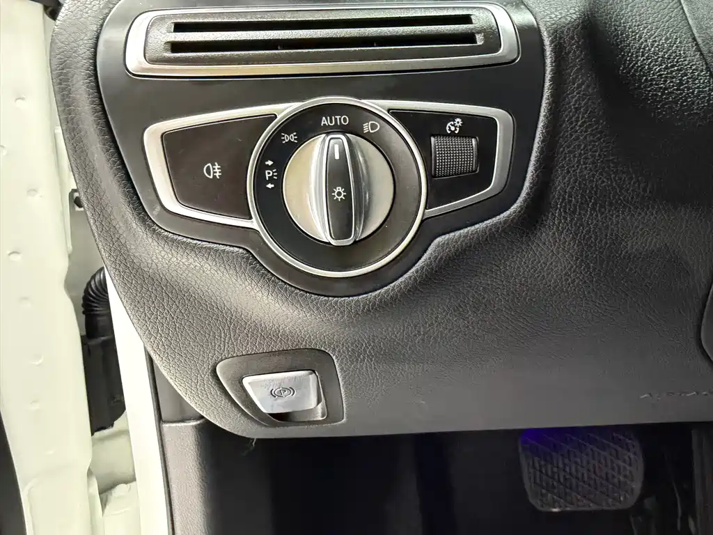 Mercedes-Benz C-Class 2020 — фото 16