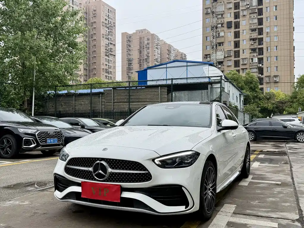 Mercedes-Benz C-Class 2025