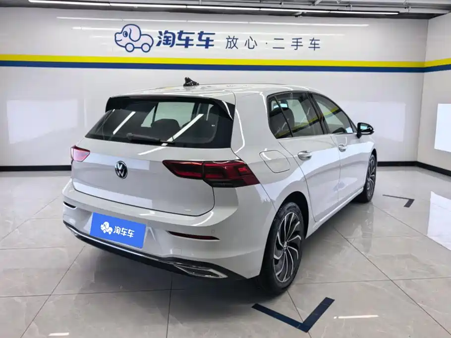 Volkswagen Golf 2021