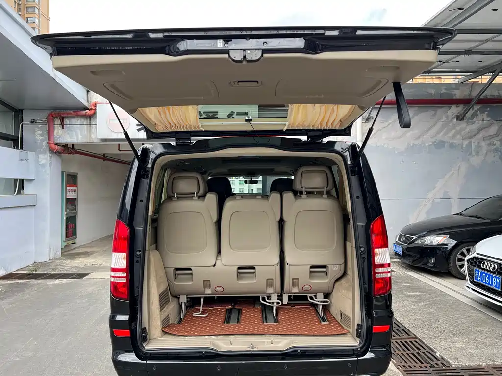 Mercedes-Benz Viano 2017 — фото 21