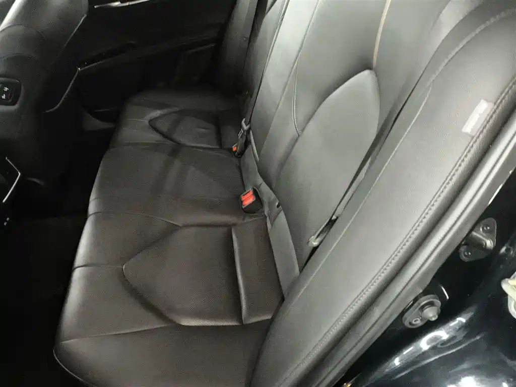 Toyota Camry 2022 — фото 10