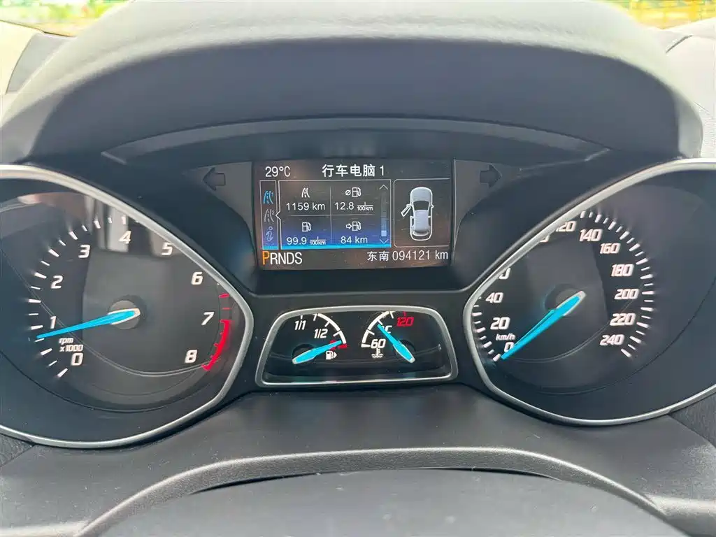 Ford Kuga 2014 — фото 11