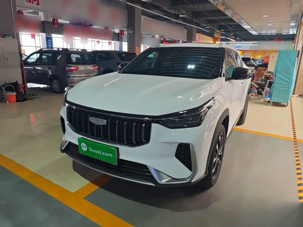 Geely Boyue 2025 — фото 1