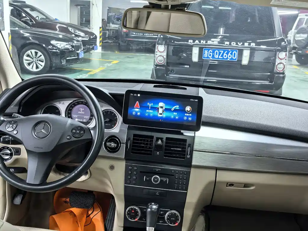 Mercedes-Benz GLK-Class 2011