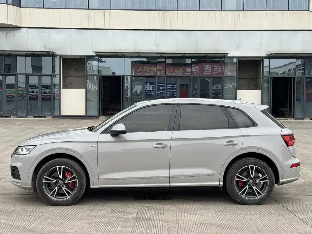 Audi Q5L 2018 — фото 5