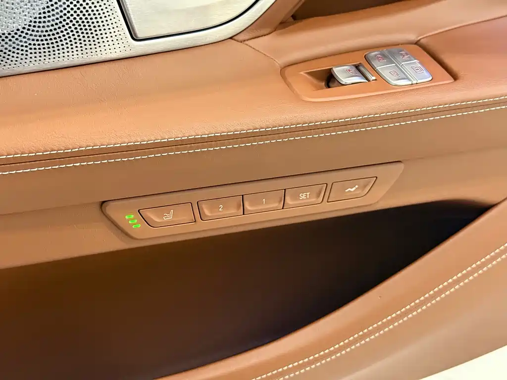 BMW 7 Series 2017 — фото 9