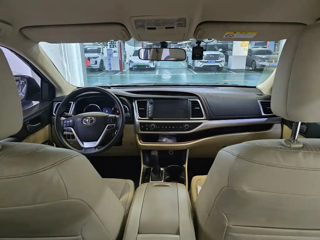 Toyota Highlander 2016 — фото 10