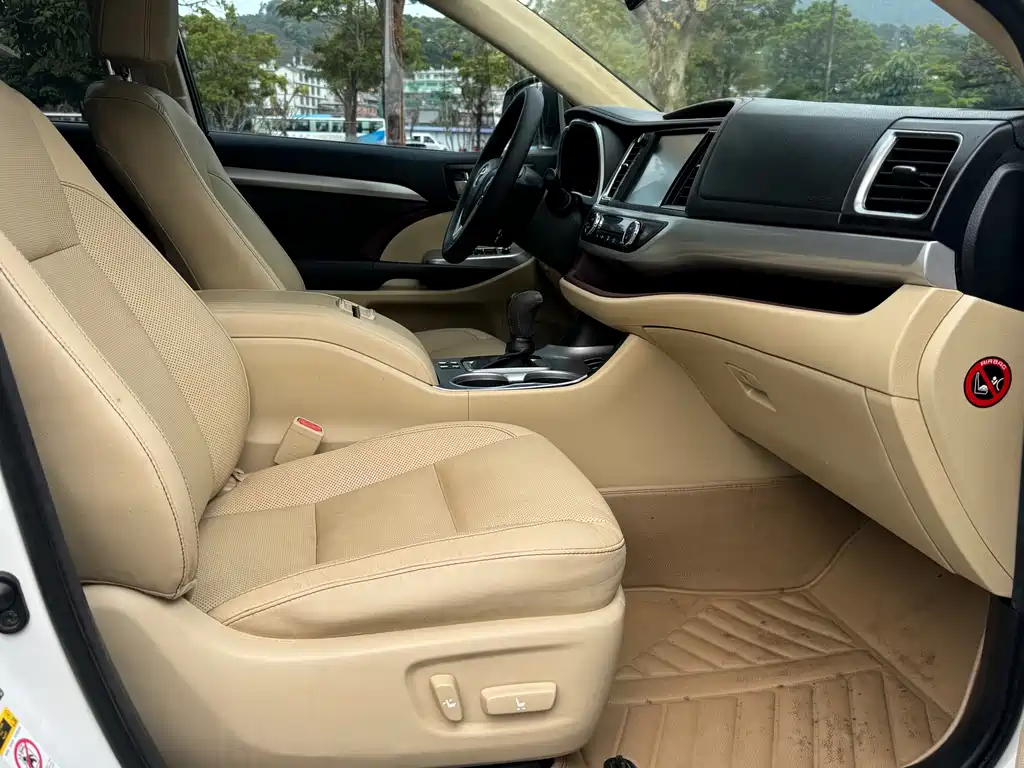 Toyota Highlander 2015 — фото 11