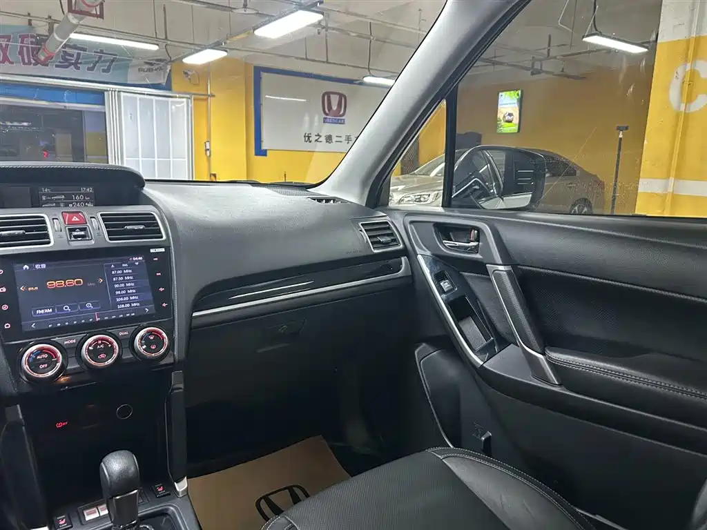 Subaru Forester 2017 — фото 17