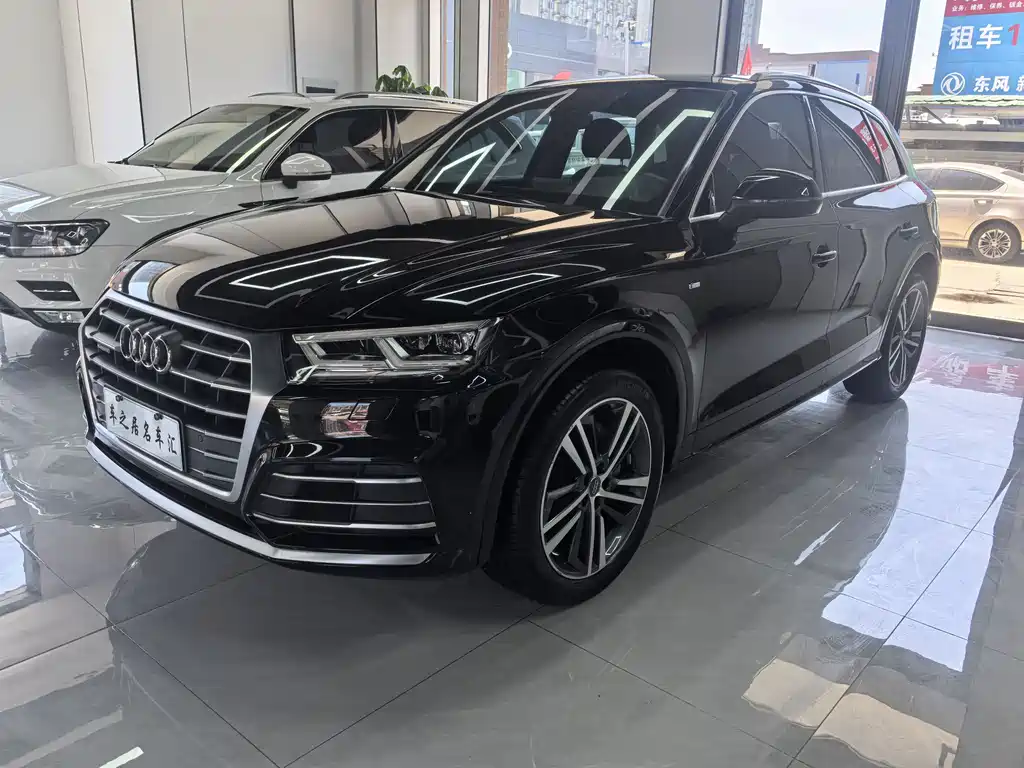 Audi Q5L 2020 — фото 1