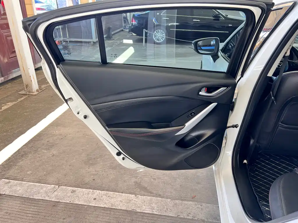 Mazda Atenza 2015 — фото 11