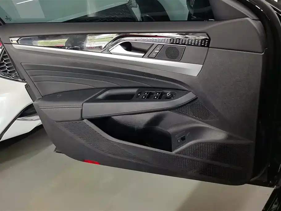 Volkswagen Passat 2024