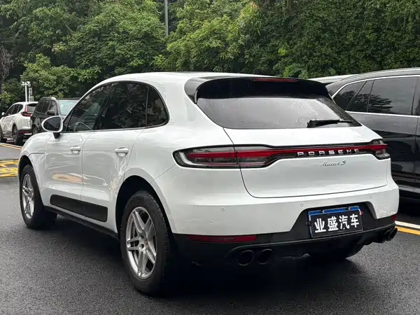 Porsche Macan 2021