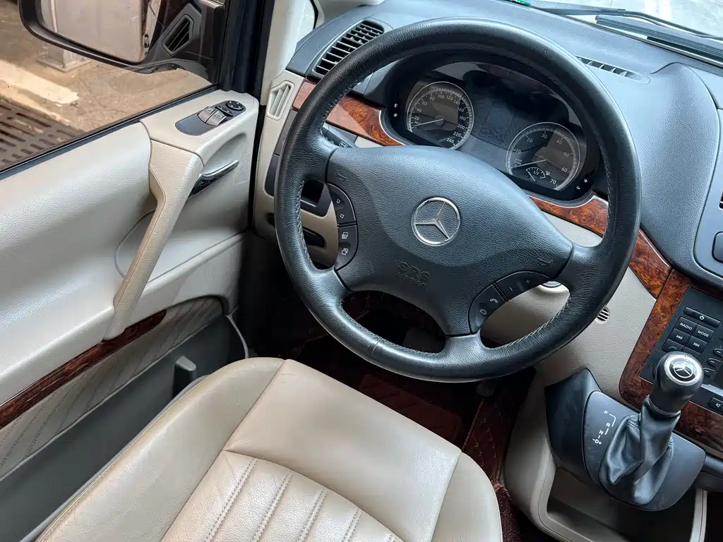 Mercedes-Benz Viano 2017 — фото 12