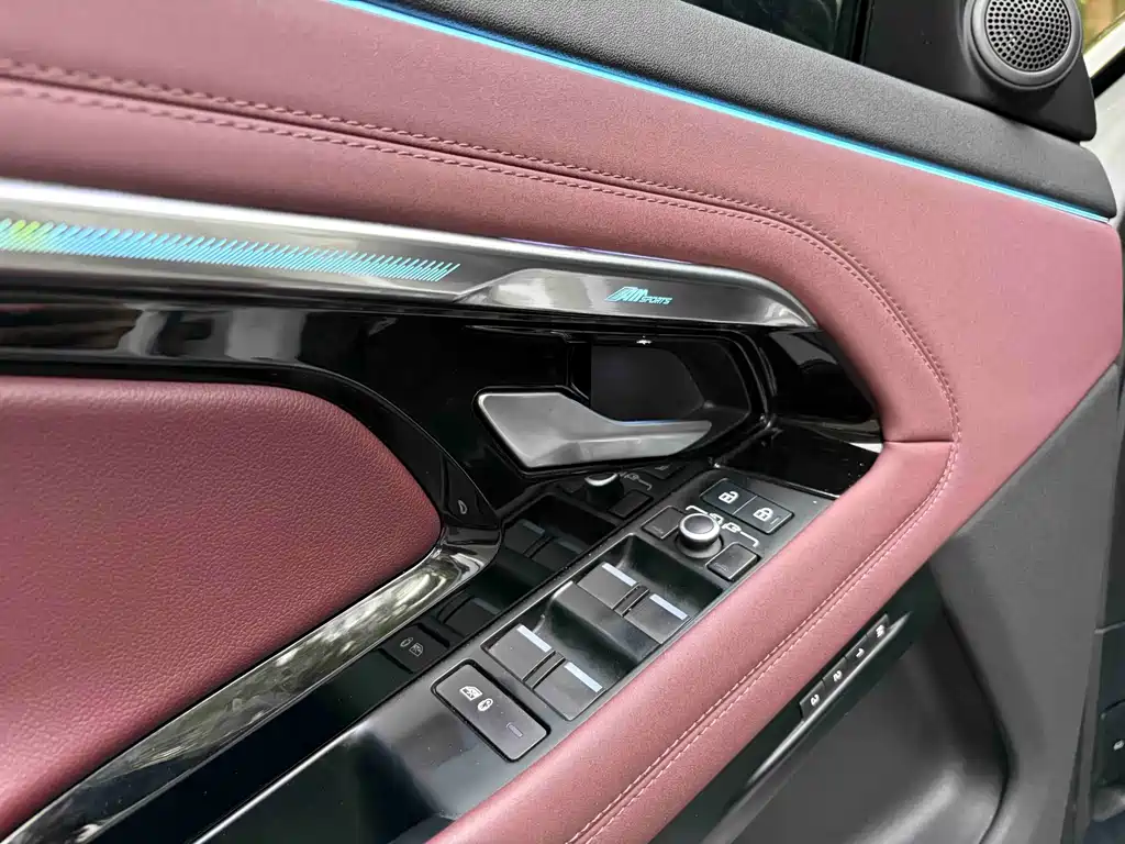 Land Rover Evoque 2023 — фото 9