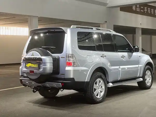 Mitsubishi Pajero 2008