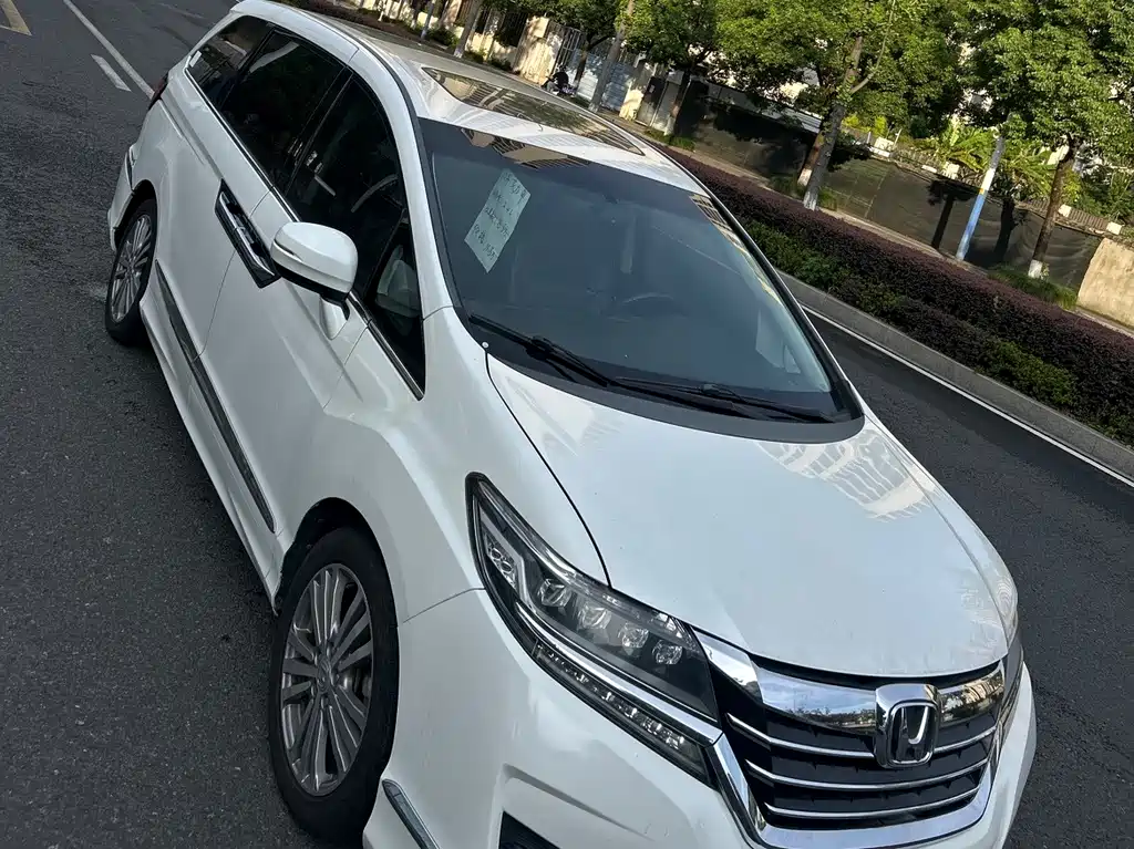 Honda Elysion 2019 — фото 22
