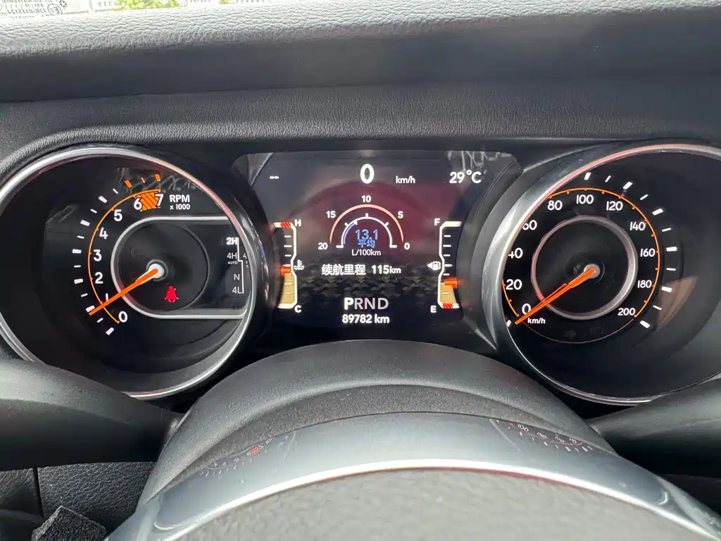 Jeep Wrangler 2019 — фото 16