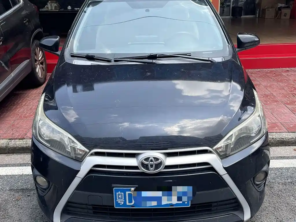 Toyota Yaris L 2014