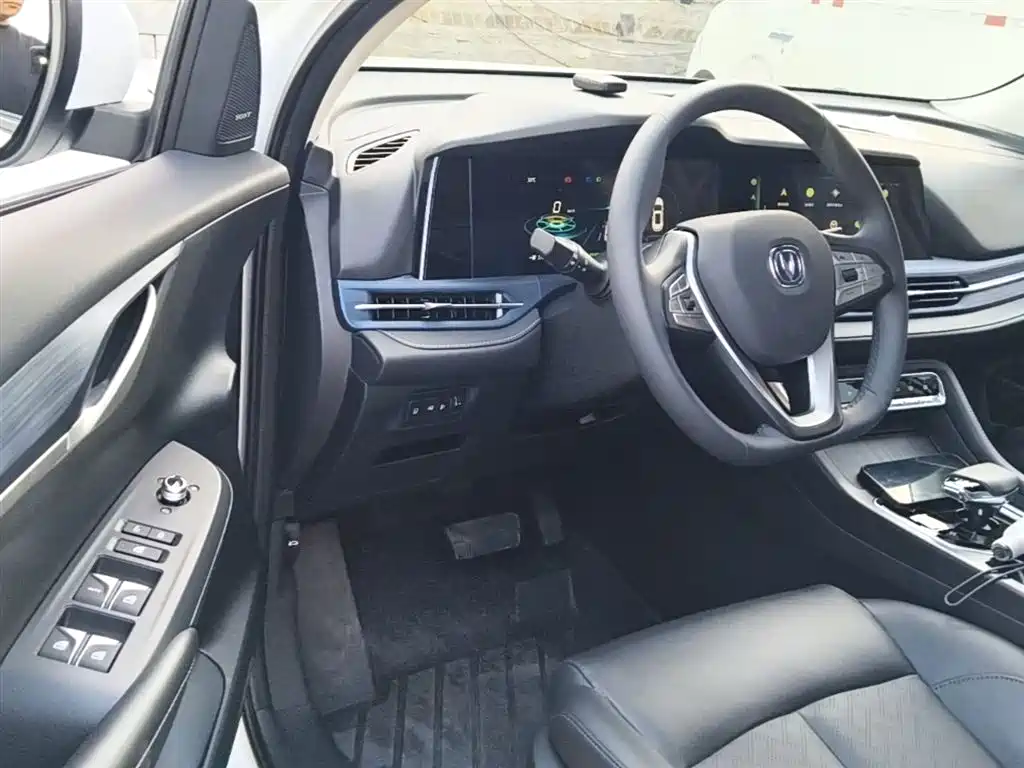 Changan CS55 EV 2020 — фото 16