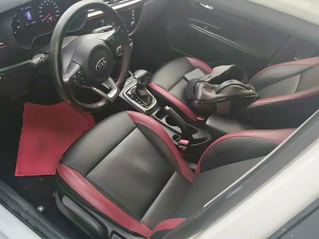 Kia KX Cross 2019 — фото 15