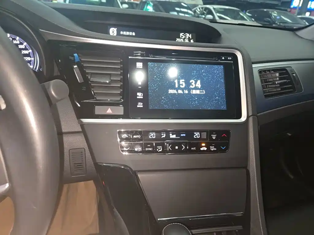 Honda Spirior 2015 — фото 13