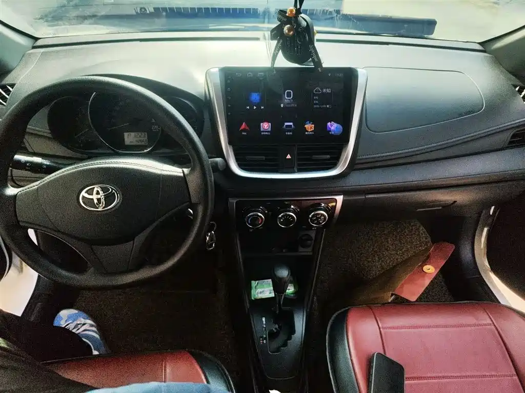 Toyota Yaris L 2019 — фото 13
