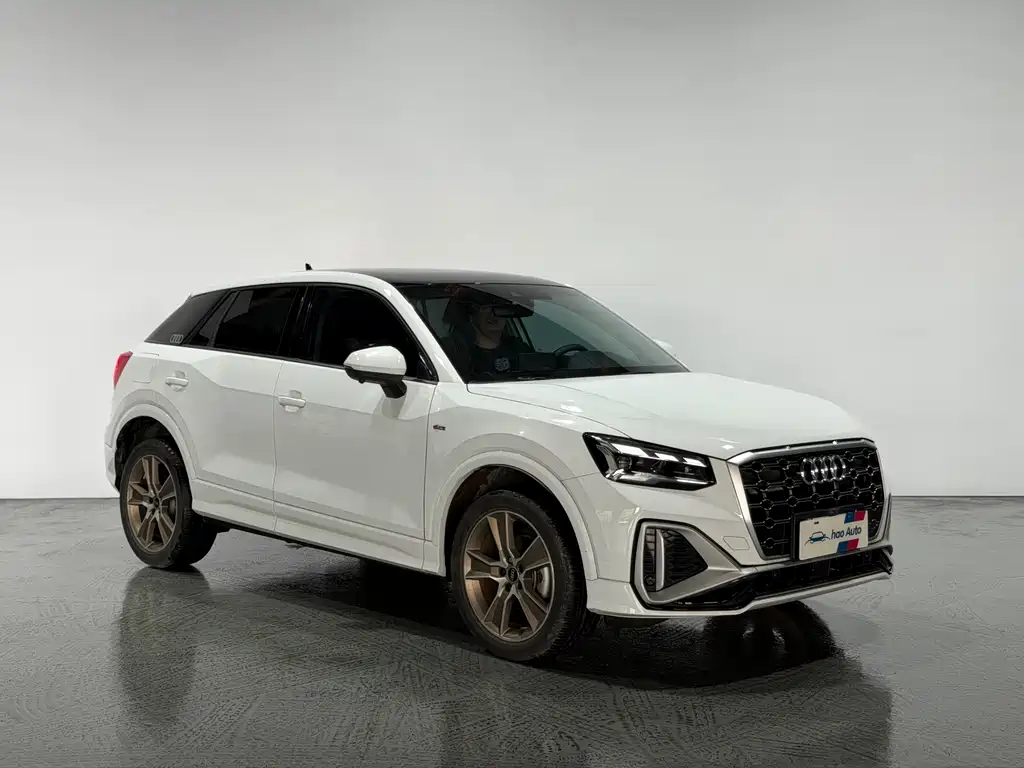 Audi Q2L 2023 — фото 3