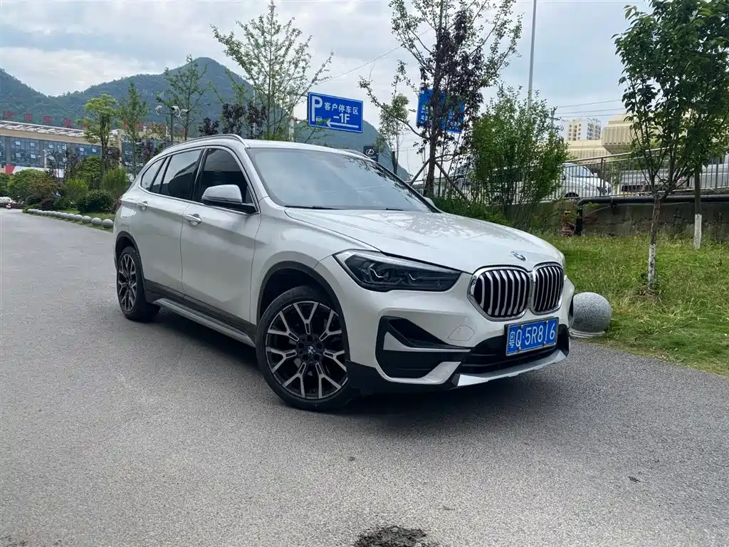 BMW X1 2021 — фото 3