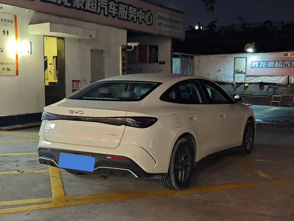 BYD Seal 06 2025