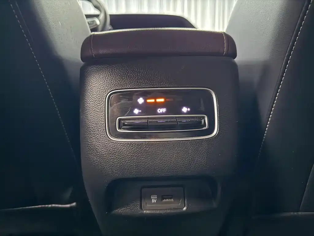 GAC Trumpchi M6 2022 — фото 18
