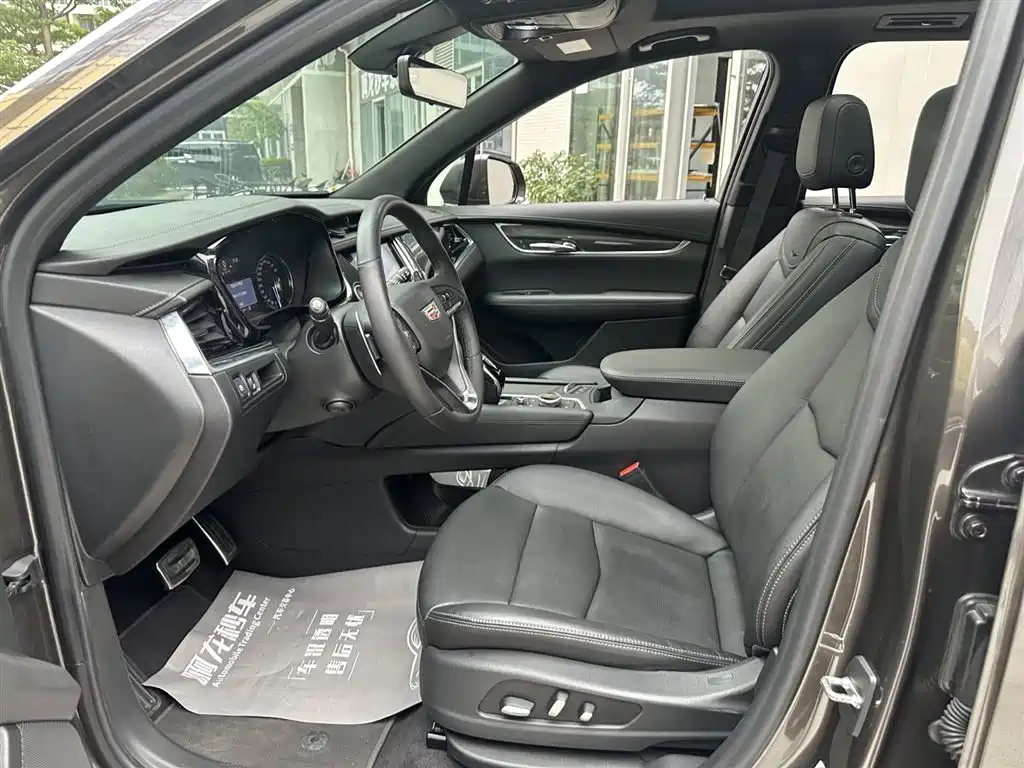 Cadillac XT6 2023 — фото 16